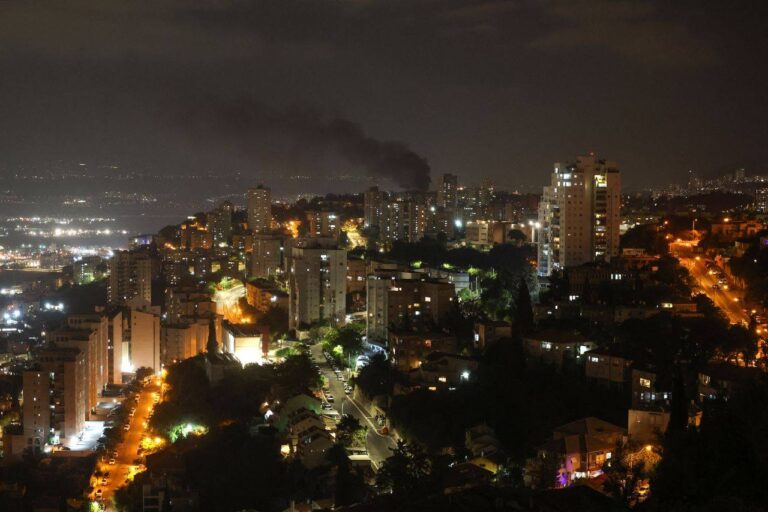 Tehran Residents Flee, Stockpile Supplies Amid Escalating Israel-Iran Conflict